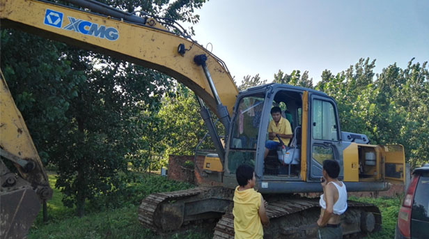河南路友挖掘機服務 400-990-3710